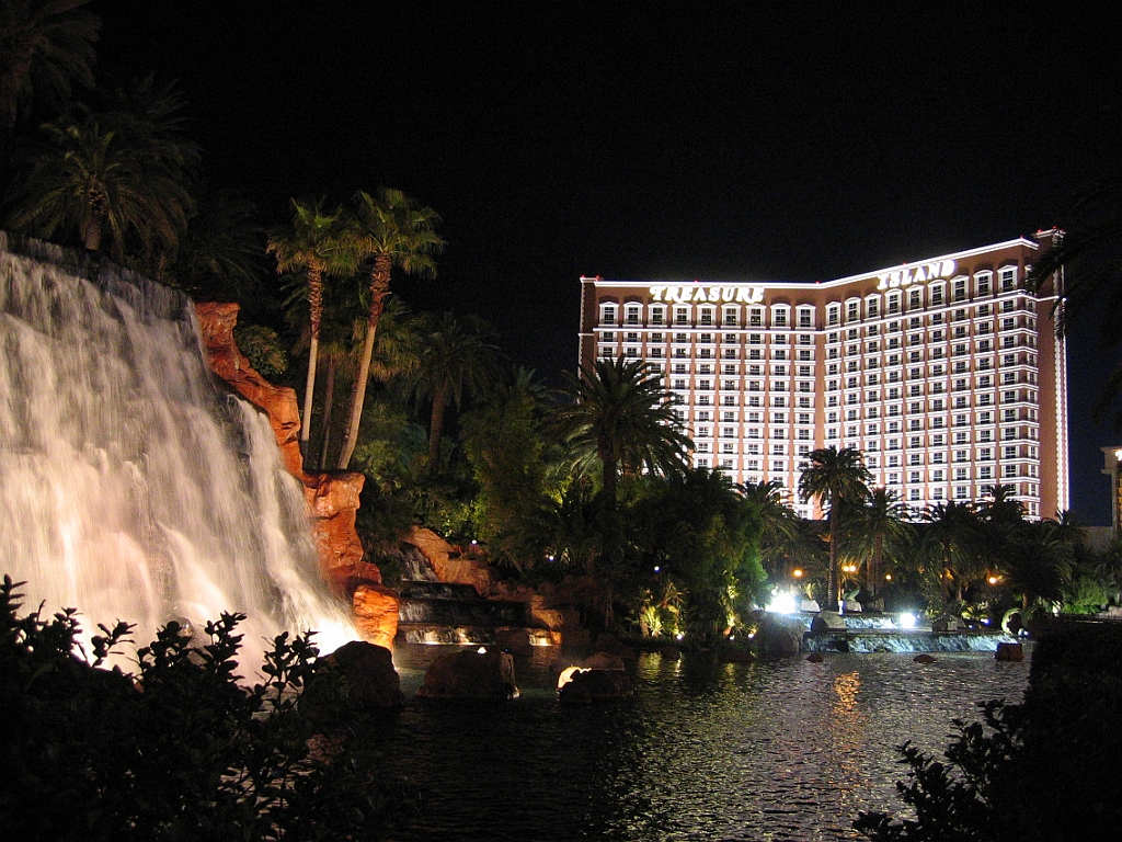 247 Las Vegas - Treasure Island.jpg